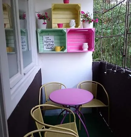 Many Extreme Apartment *